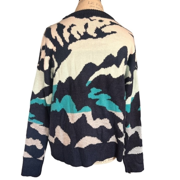 John+ Jenn blue camo abstract Crew Neck Sweater - women’s size M - Picture 5 of 9
